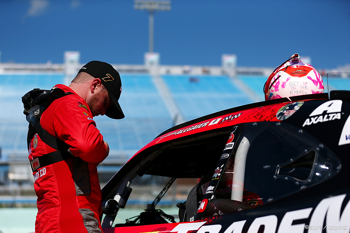 阿斯顿马丁完胜梅赛德斯，周冠宇惊艳四座