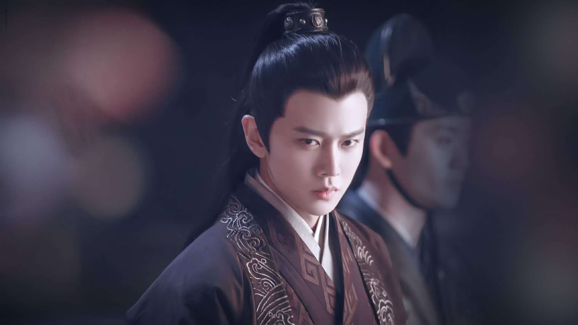 从东亚到亚平宁,当红黑军团终结韩国悬念,德里赫特用统治级防守书写意甲新篇章