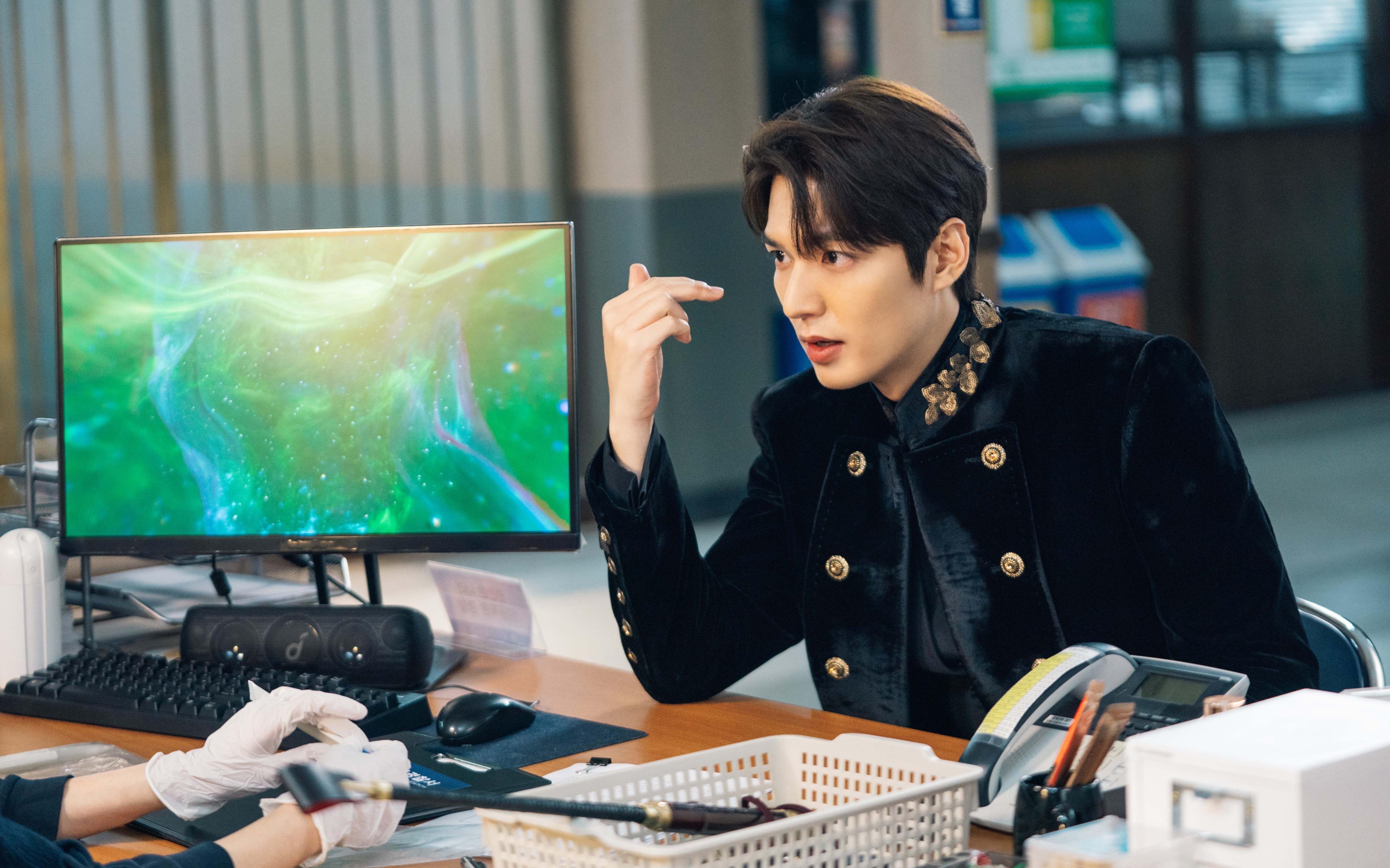 冰与火的赞歌，冰岛淘汰赛过关巴拉圭，无名英雄伊萨克的封神时刻